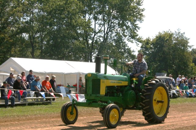 aaronwiles1960johndeere530ownedbyronsteger.jpg