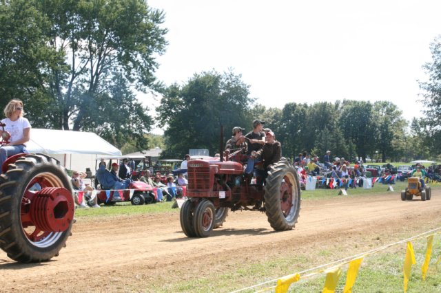 austinthacker1951farmallh.jpg