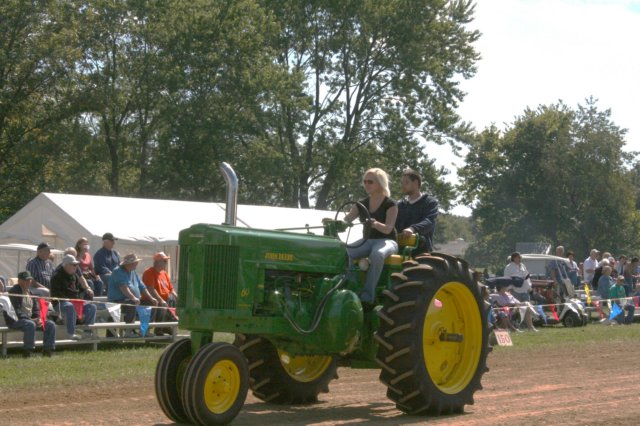 kaitlynyoung1953johndeere60ownedbyronsteger.jpg