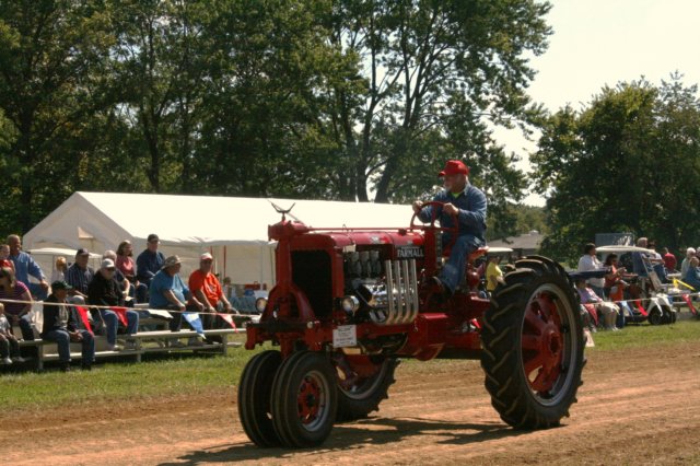 waltbiggs1939farmallf20onsteroids3.jpg