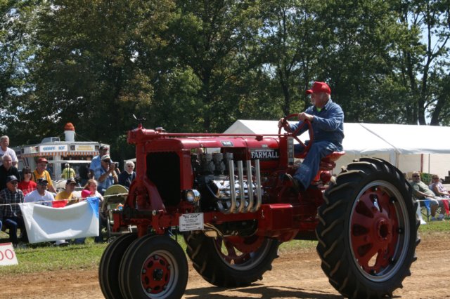 waltbiggs1939farmallf20onsteroids4.jpg