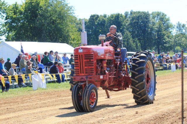 farmall400rickstump.jpg