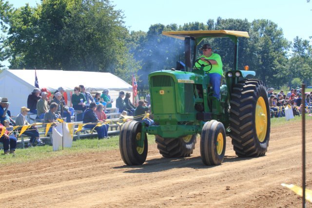 johndeere4520walkerfarmsdrivenbykyleflynn.jpg