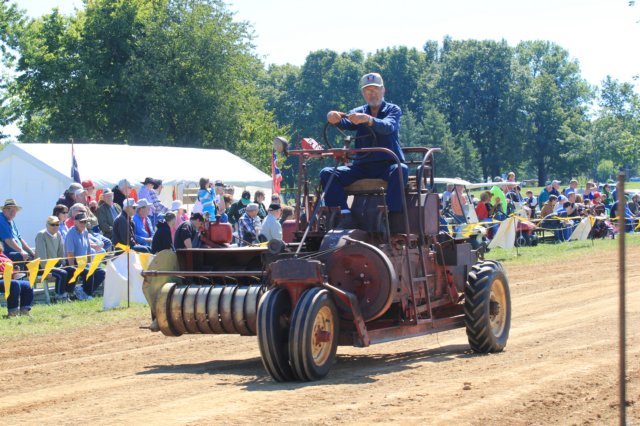 newhollandsp166selfpropelledbalerdonandrews2.jpg