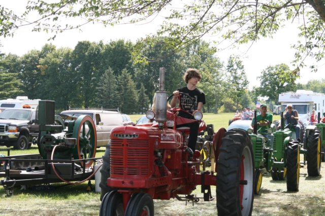 mikeessleman1949farmallhownedbymarkculbertson.jpg