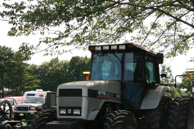 russrolke6175whitetractorownedbyformanfarms.jpg