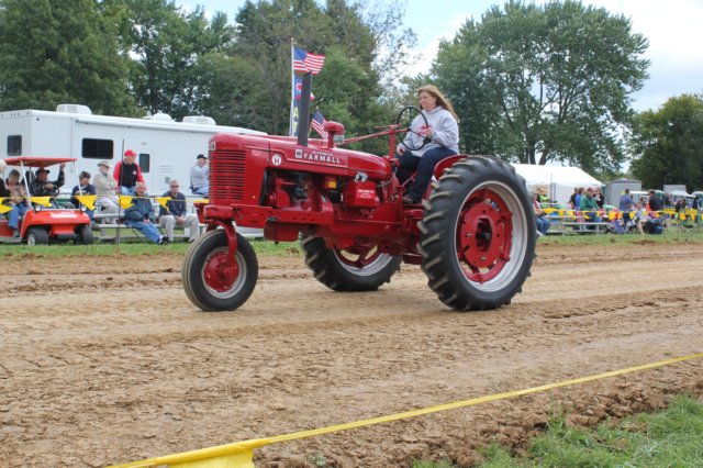 farmallsuperhnbilliephillips.jpg