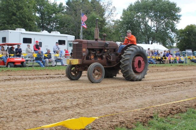 farmallw6isic.jpg