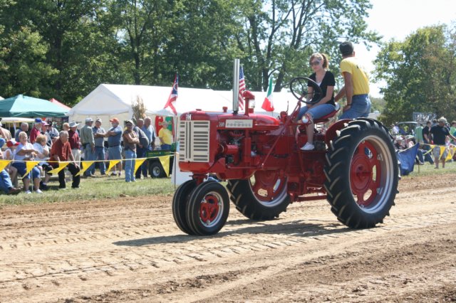 farmall230.jpg