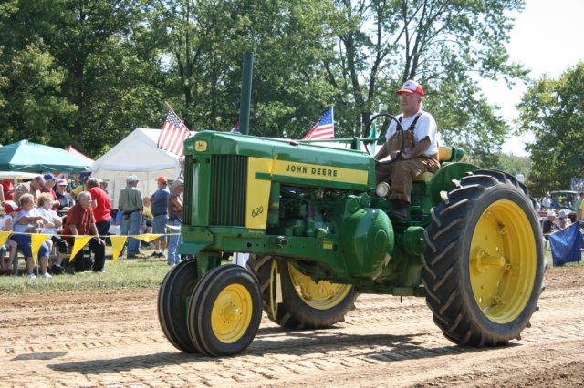 johndeere620.jpg