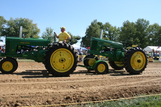 johndeere701954johndeere60.jpg