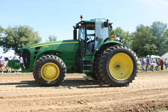 johndeere81303.jpg