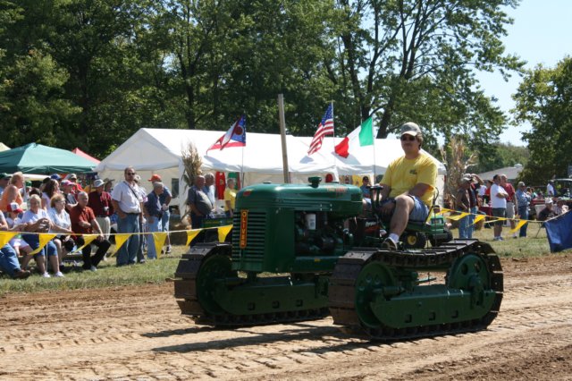 olivercletrachg68crawler2.jpg