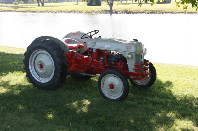 cecillumley1951ford8n5.jpg