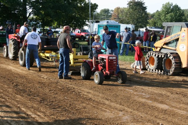 gardentractorpulls.jpg