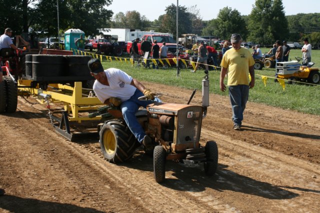 gardentractorpulls16.jpg