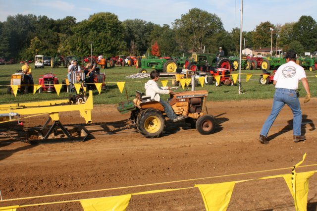 gardentractorpulls2.jpg