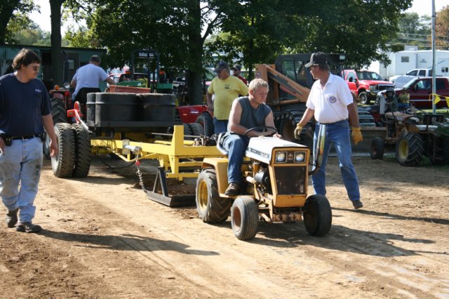 gardentractorpulls20.jpg