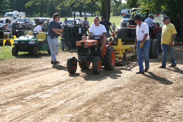 gardentractorpulls21.jpg