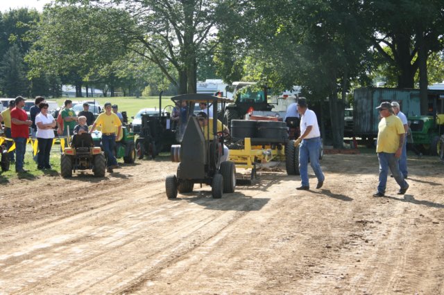 gardentractorpulls23.jpg