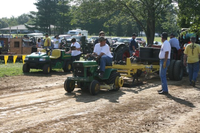 gardentractorpulls4.jpg