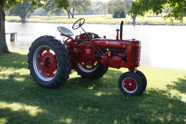 mikelumley1952farmallsuperc5.jpg