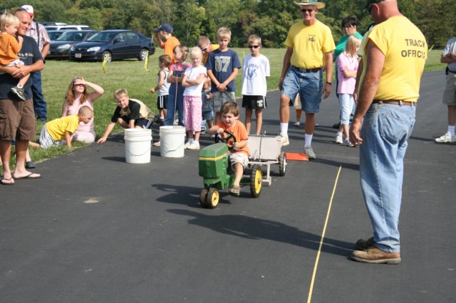 pedaltractorpulls15.jpg