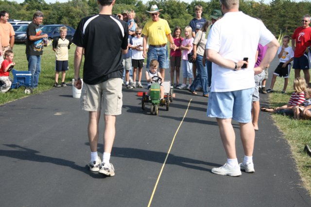 pedaltractorpulls2.jpg